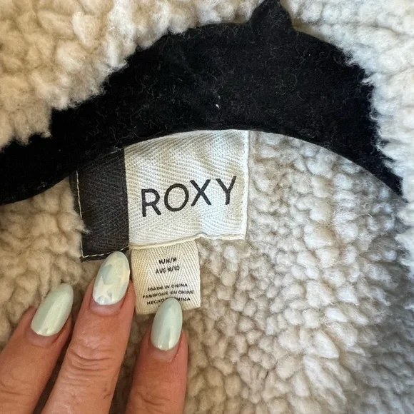 Roxy Cream and Black Sherpa Jacket - Picture 3 of 3